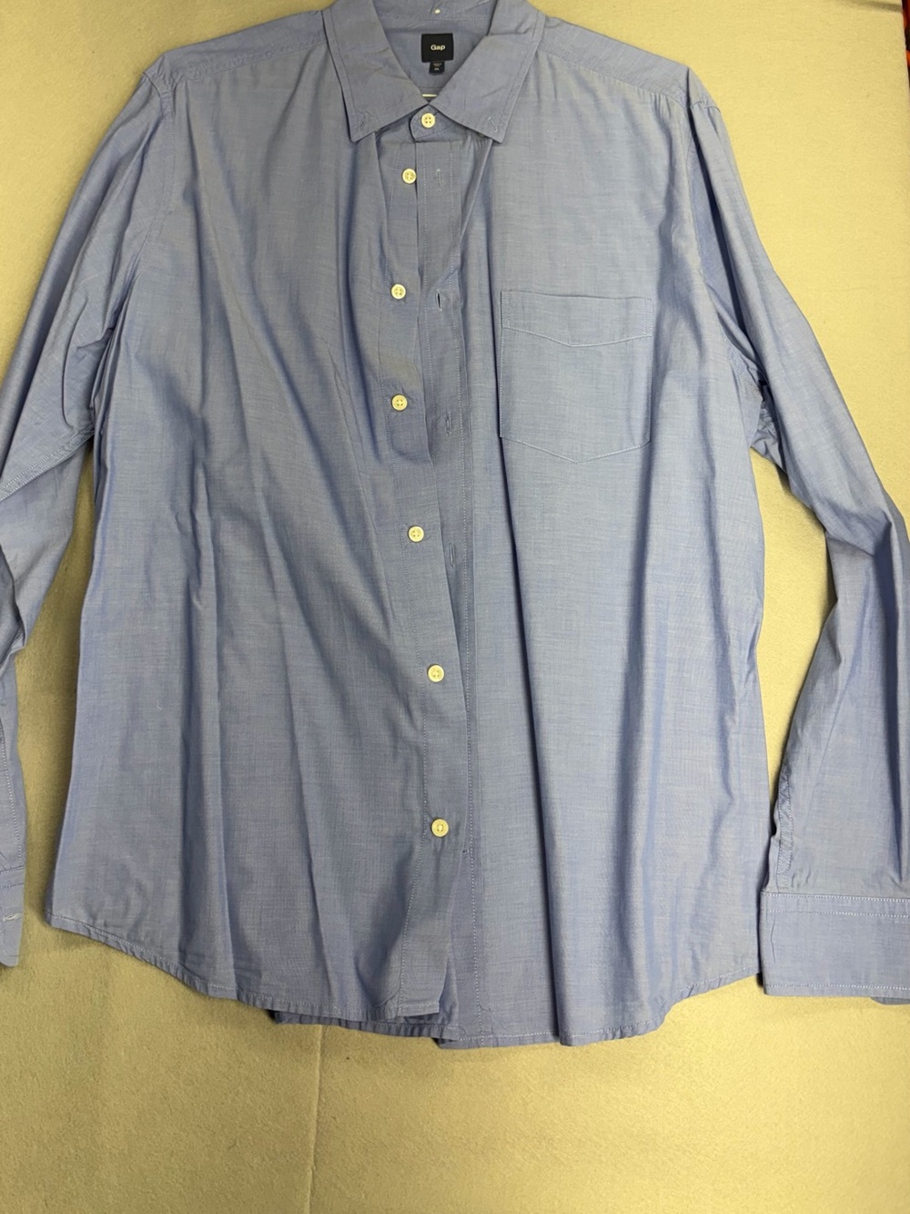 Gap Men's Light Blue Button-Up Shirt